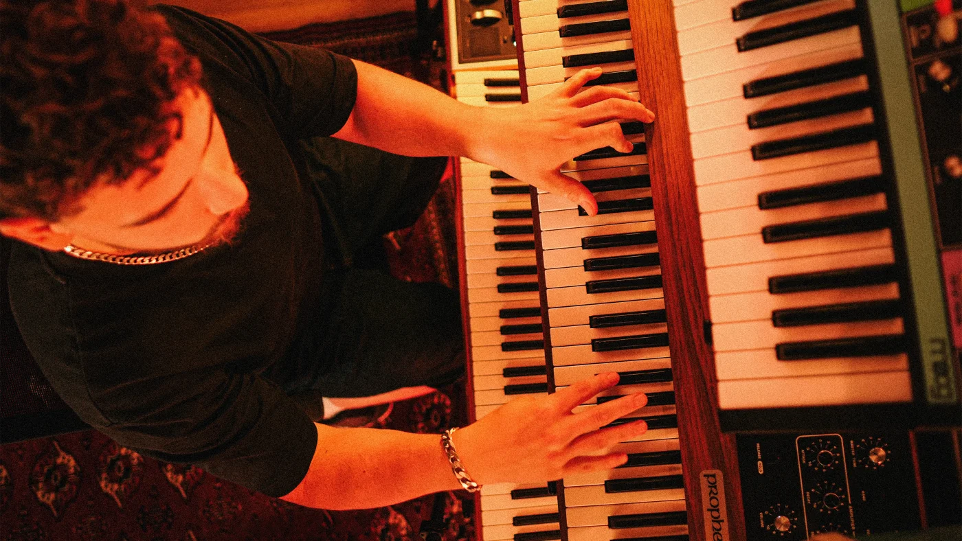 Playing and recording a synthesizer in the Synth Palace studio